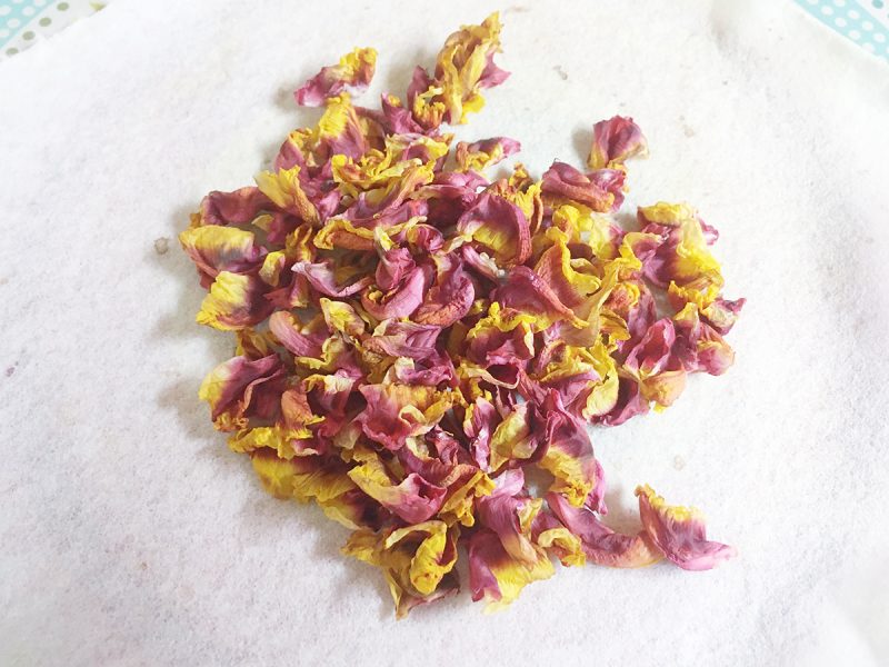 Shell ginger flower tea